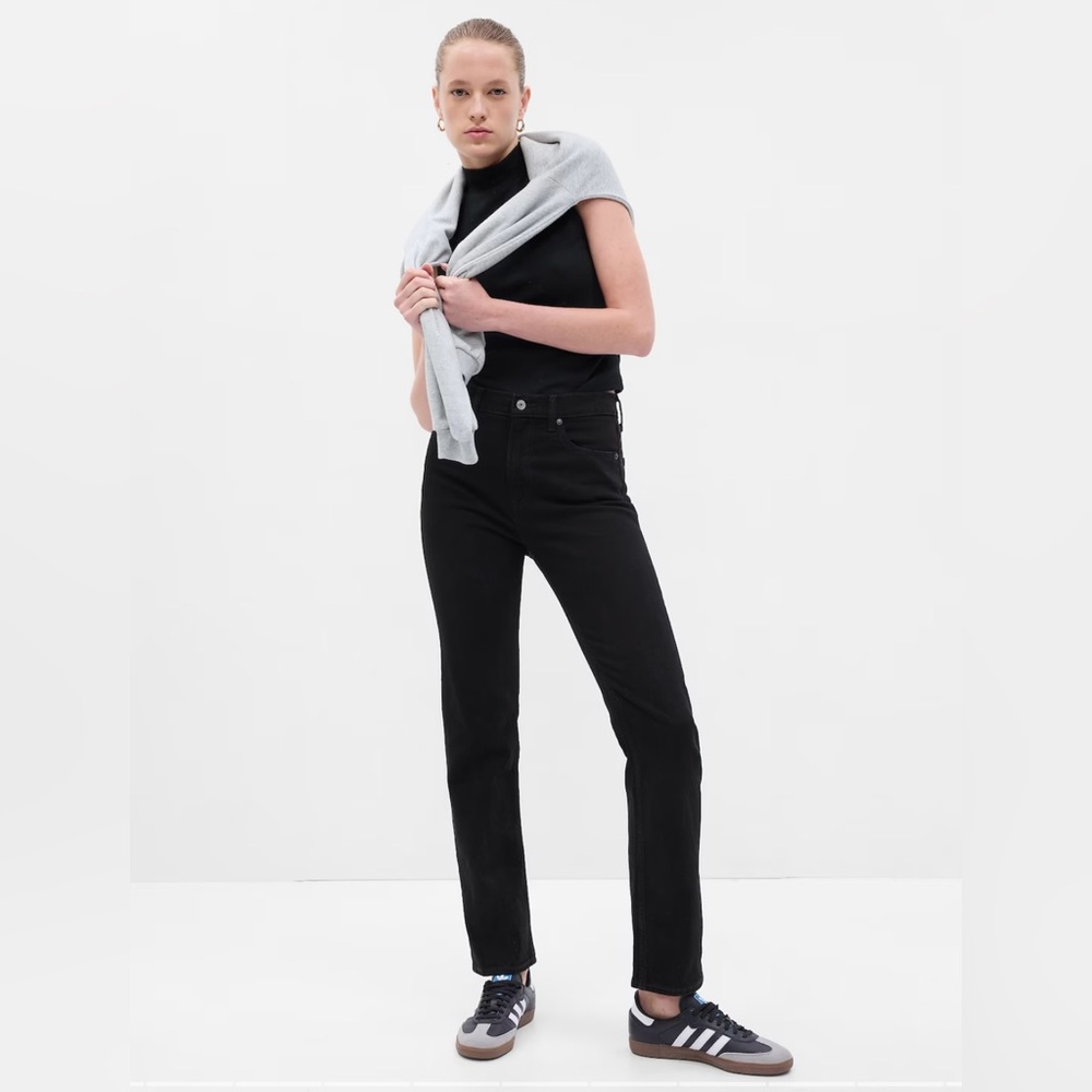 Women’s black Gap 90s Straight Jeans